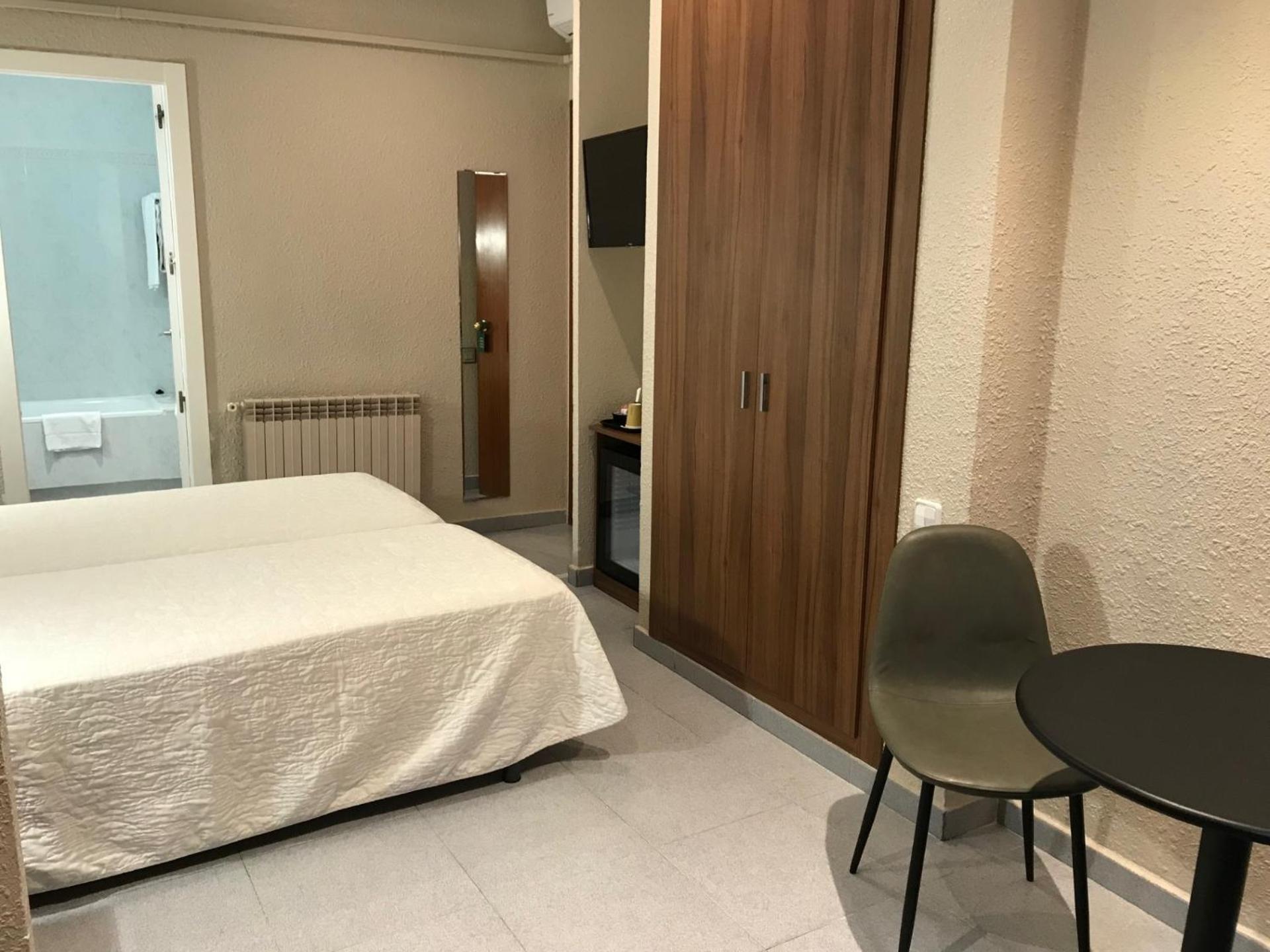 Hotel Aneto Barcelona Zewnętrze zdjęcie